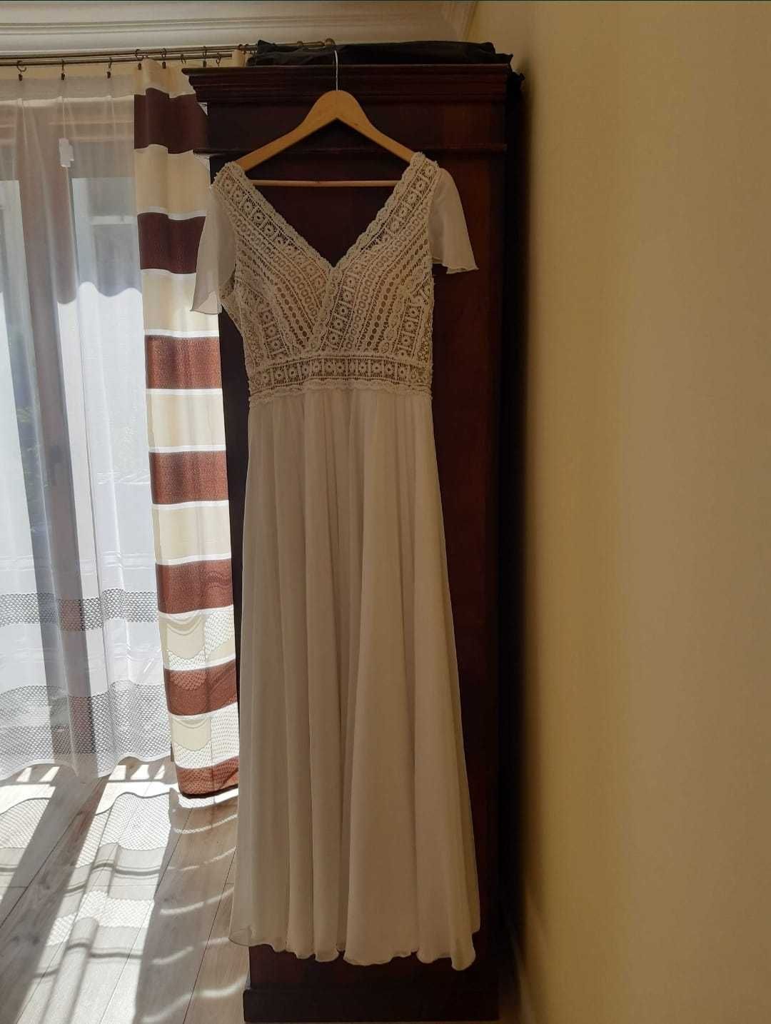 Suknia ślubna w stylu BOHO rozmiar 42/44 500 zł
