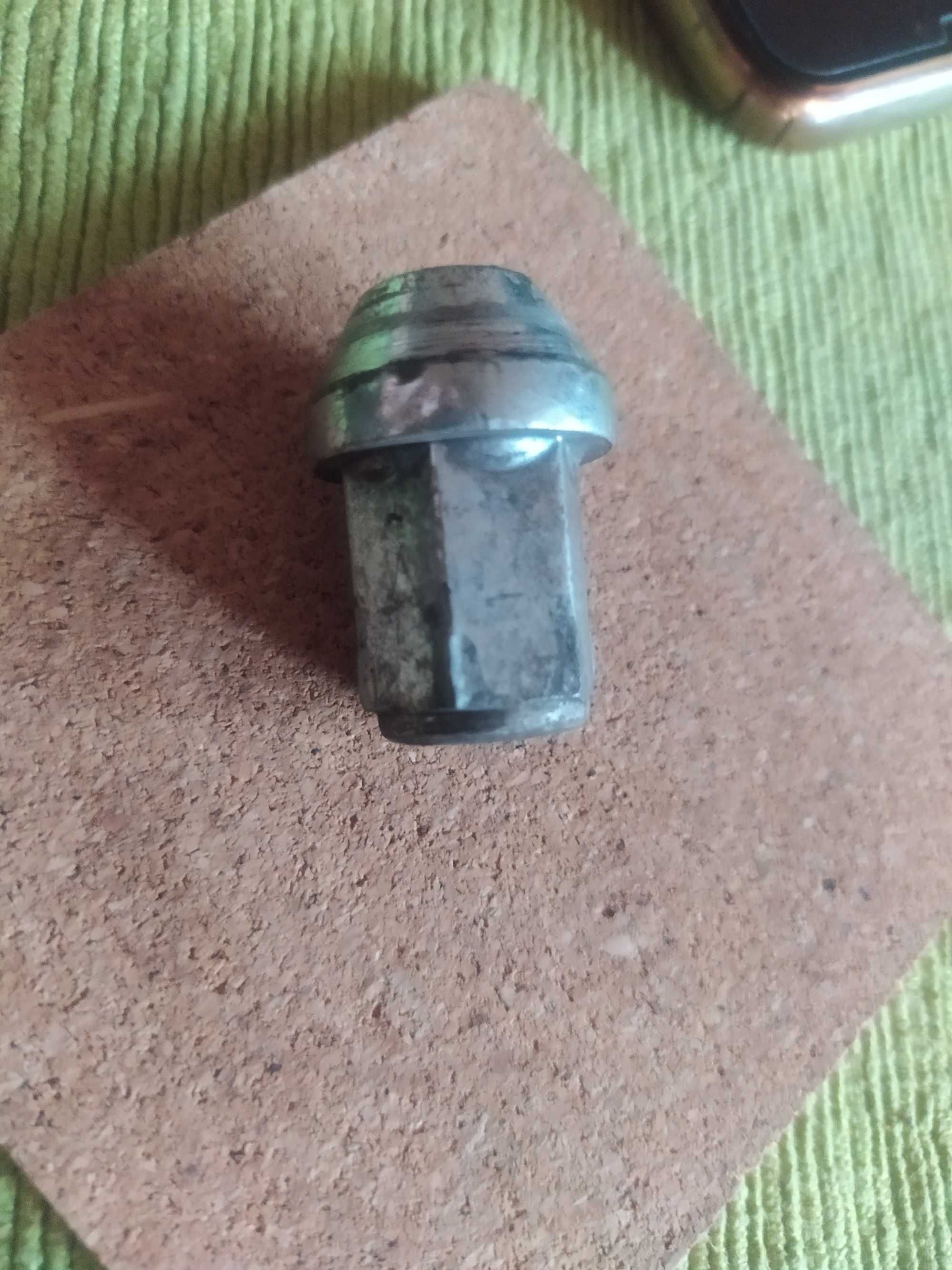 Nakrętki do felg Honda Jazz 16 sztuk M12x1.5