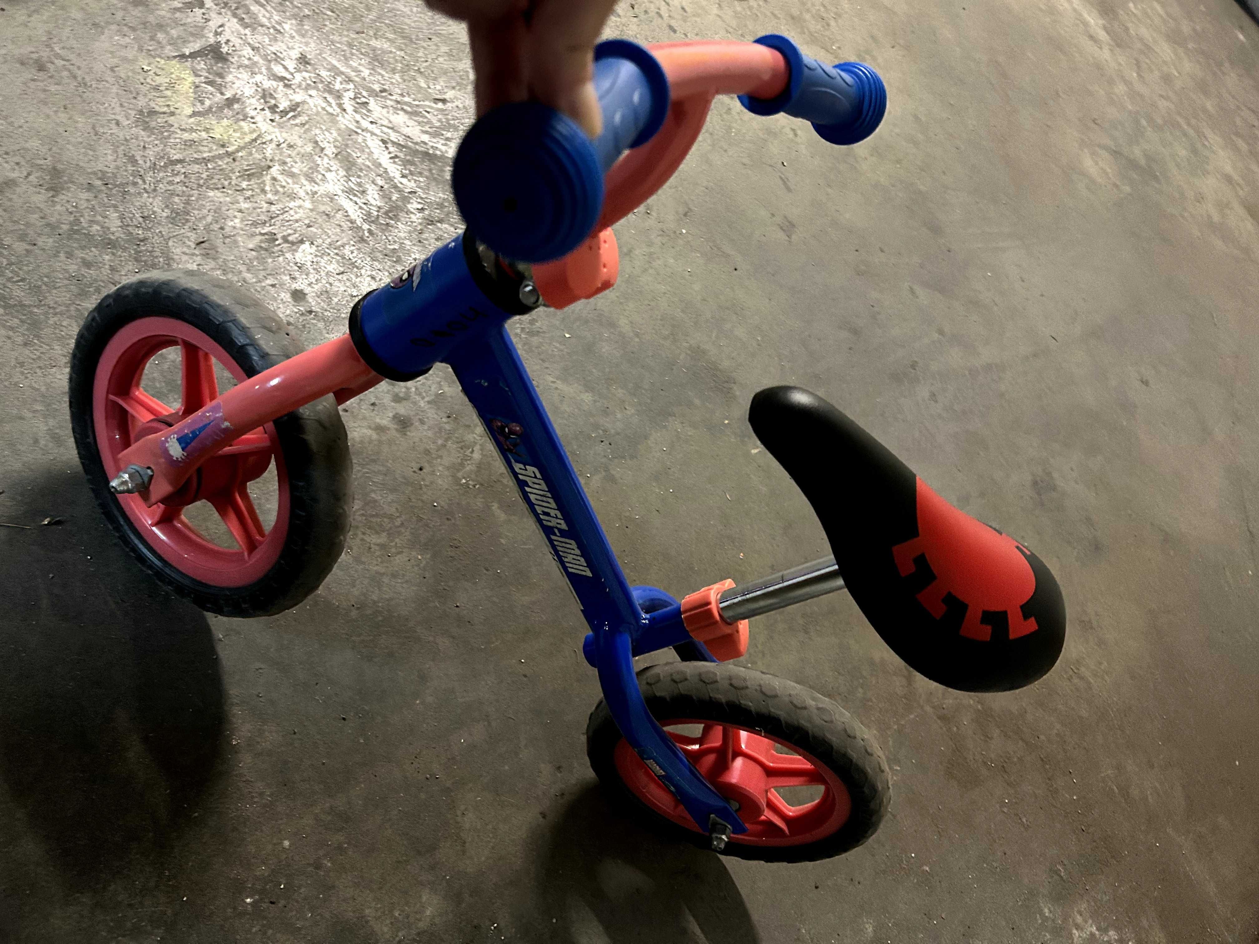 Bicicleta de equilibrio Spiderman