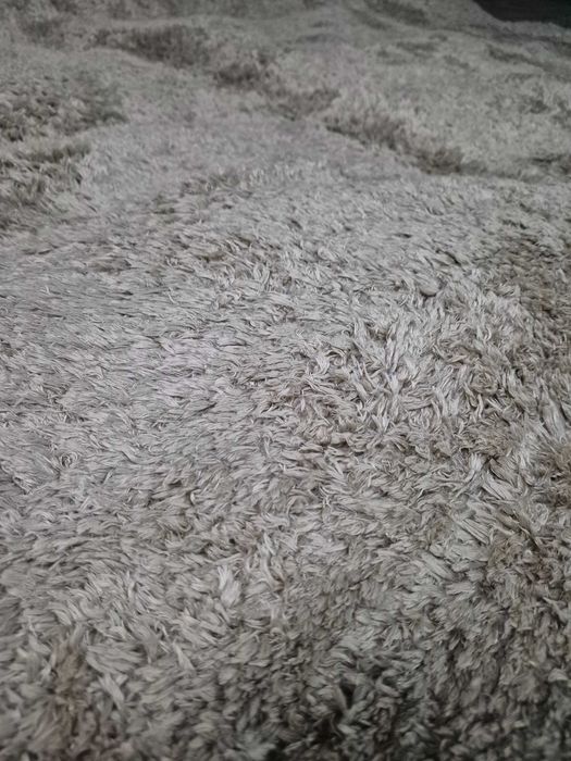 Tapete pelo médio taupe