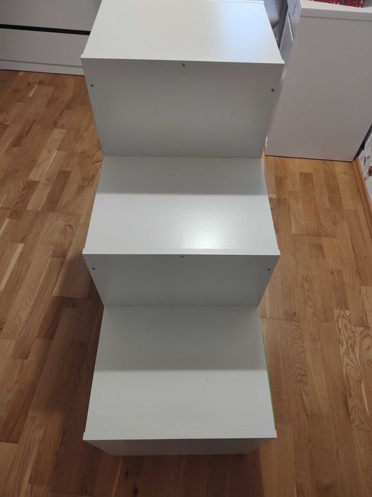 Ikea regał TRofast z pojemnikami