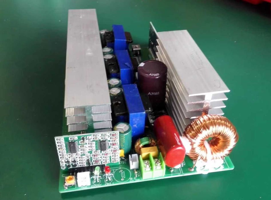 Інвертор 1000W (пік 1500W) чистий синус 24V/220V