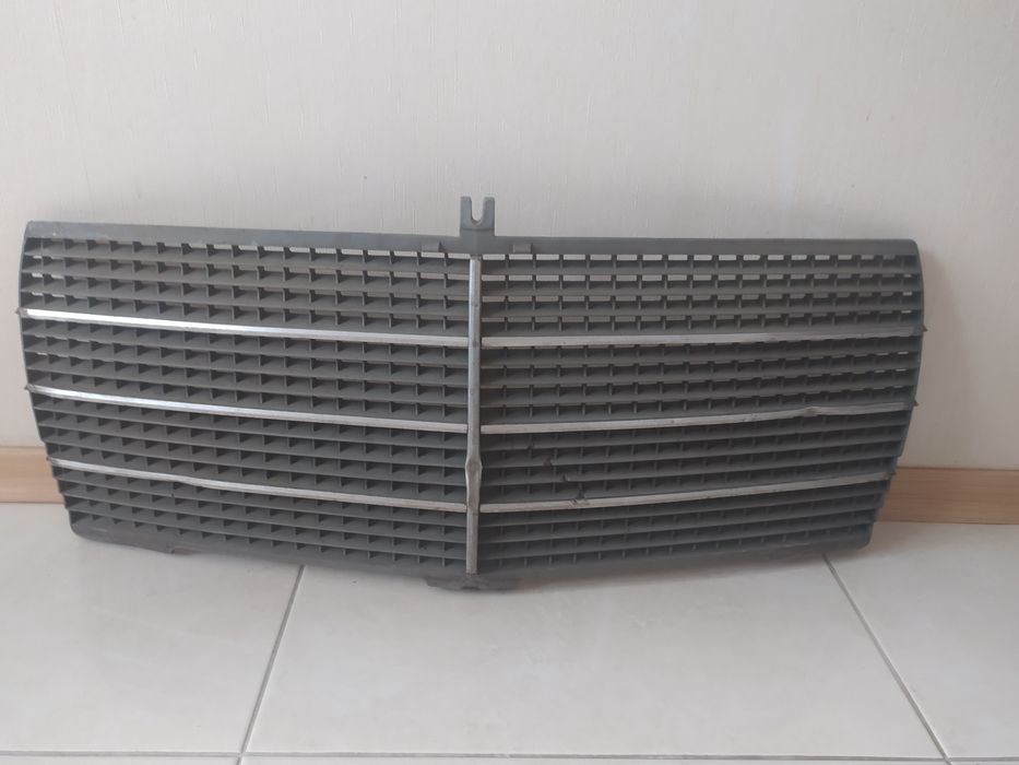 Решітки/хромовані рамки на w123/124/126/140/210