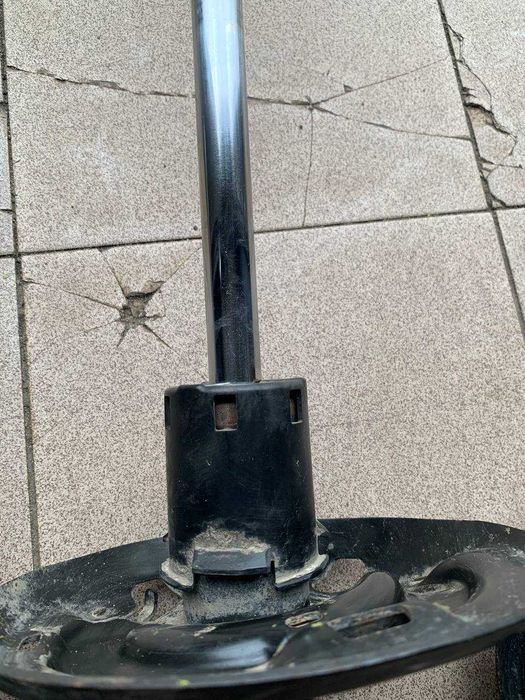 Амортизаторы, стойки передние Toyota Camry VX70