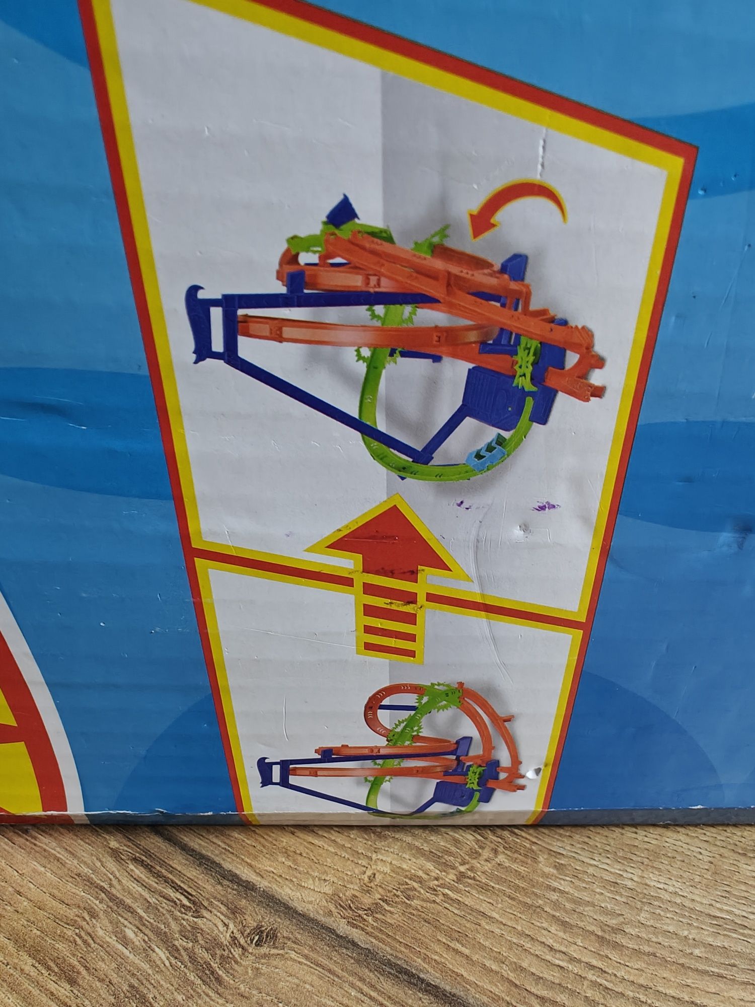 Hot Wheels – Epicka Pętla Kraks (HNL97) 

Sprzedam używany zes