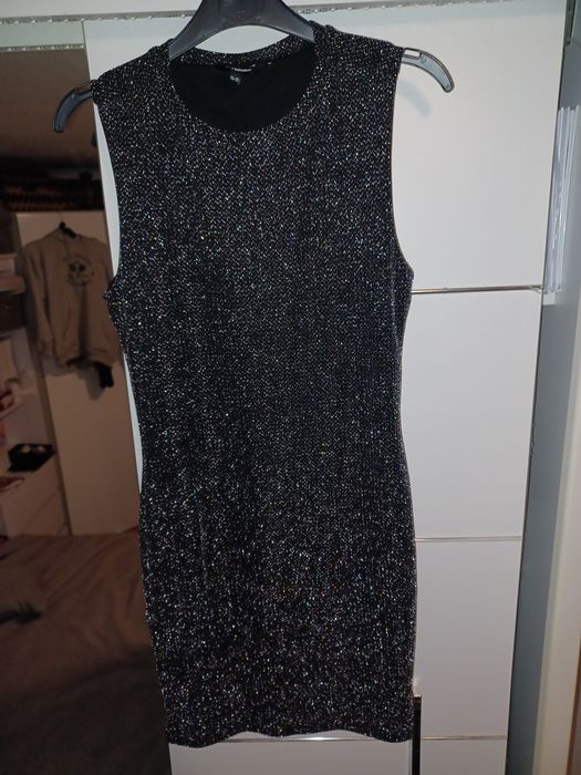 Brokatowa czarna sukienka xs