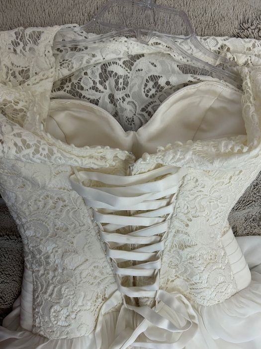 Весільна сукня Ariamo, 40-42 р, фата в подарунок, без торгу