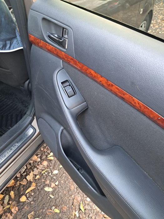 Тойота авенсіс,  автомат