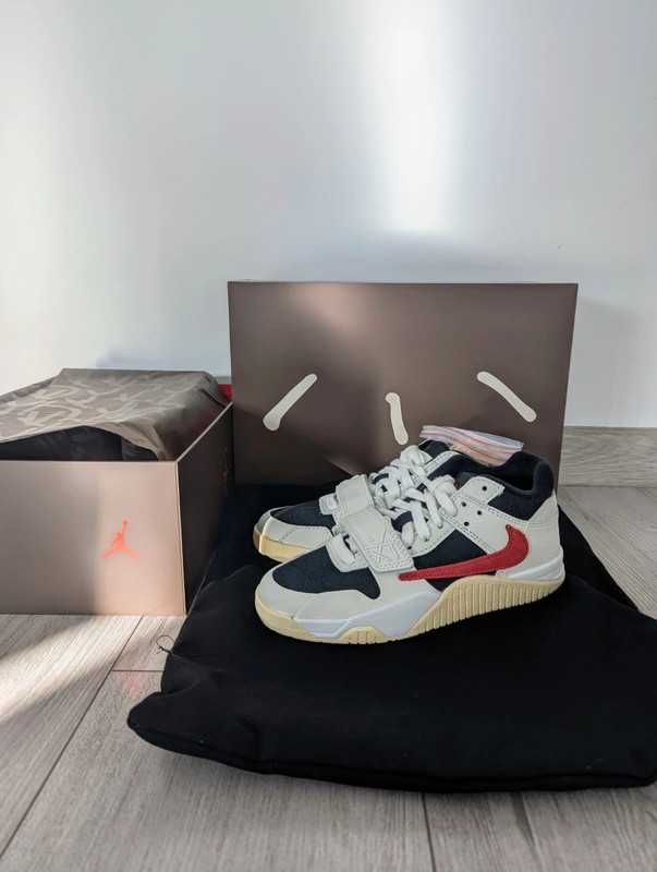 Travis Scott x JordanJumpman Red43