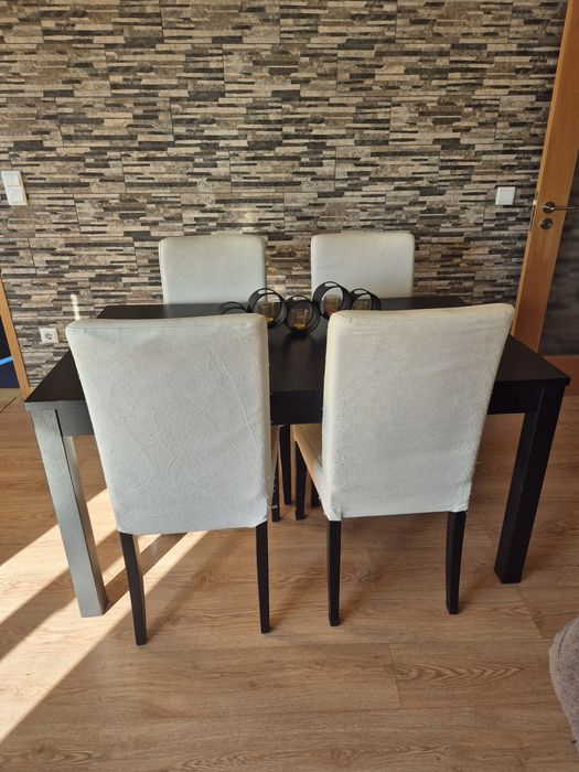 Conjunto de mesa e cadeiras IKEA