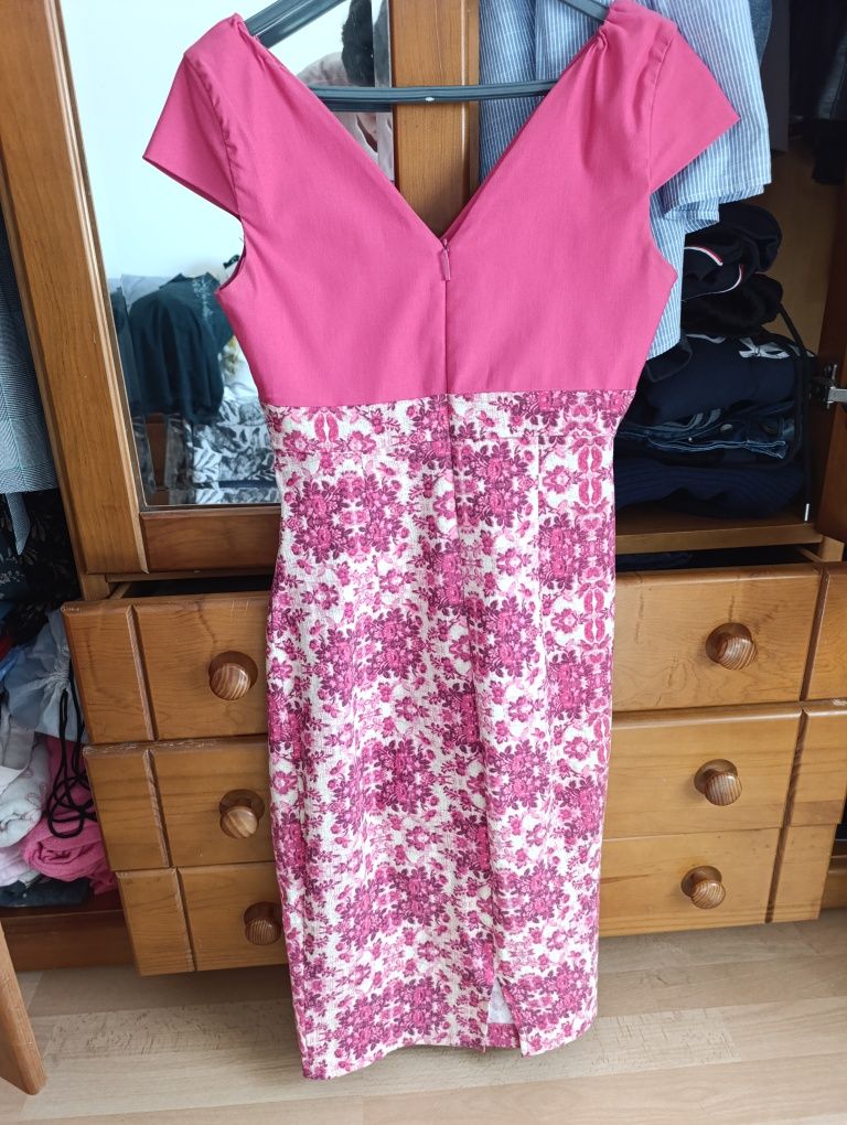 Vestido pelo joelho