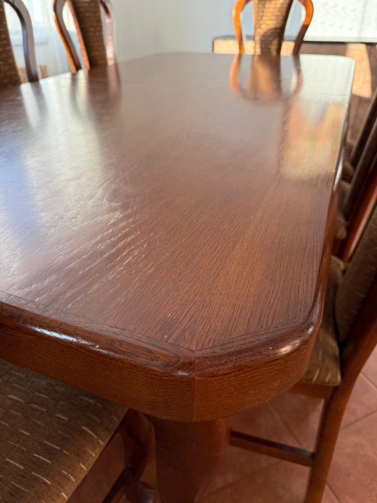 Duży stół dębowy + komplet krzeseł – solidny, elegancki zestaw!