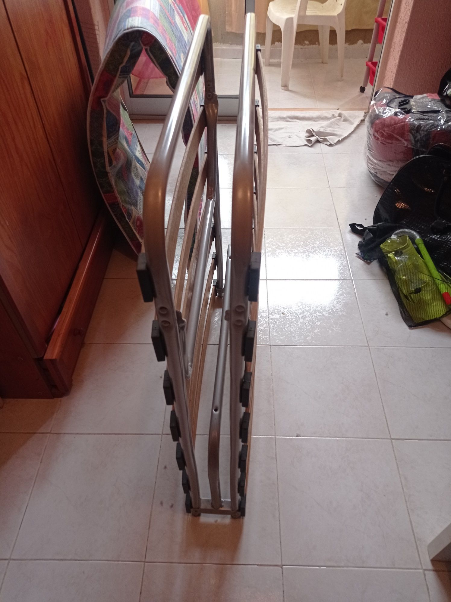 Cama Dobrável de Solteiro