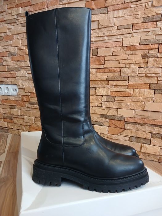 Жіночі зимові шкіряні чоботи Geox