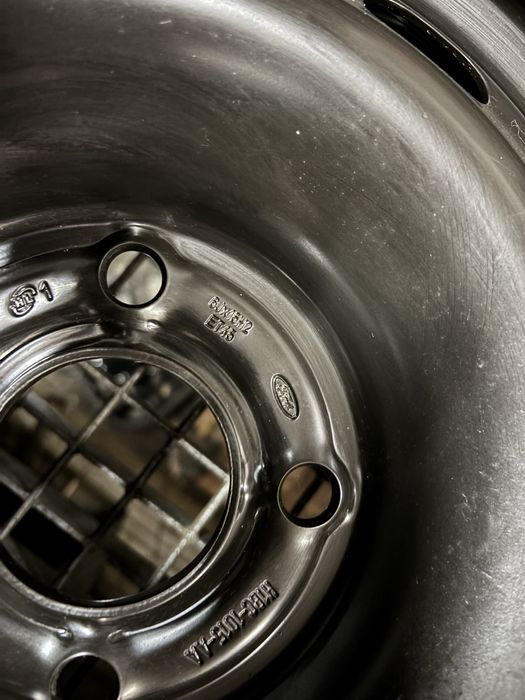 Felgi stalowe 15” 4x108 Ford nowe/ demo czujniki TPMS