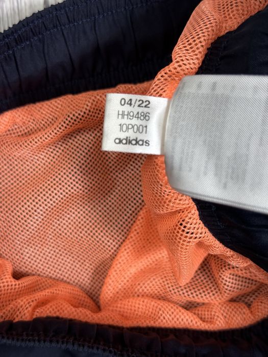 Adidas шорты оригинал s размер