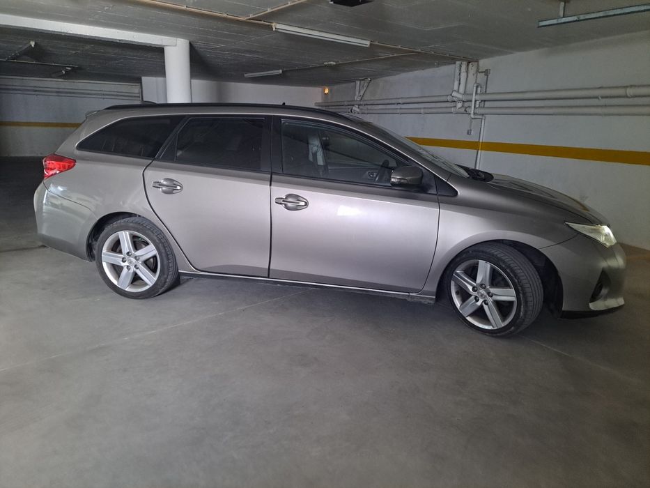 Carrinha toyota auris