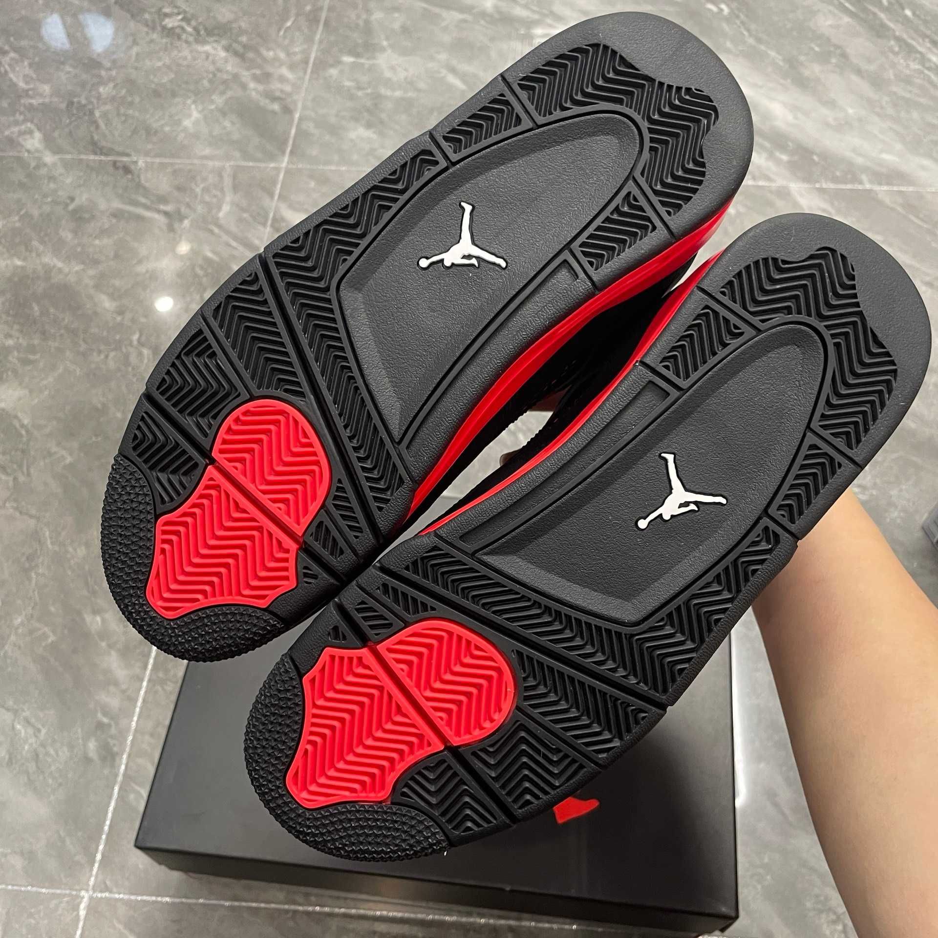 Jordan 4 Retro Red Thunder Rozmiar 43