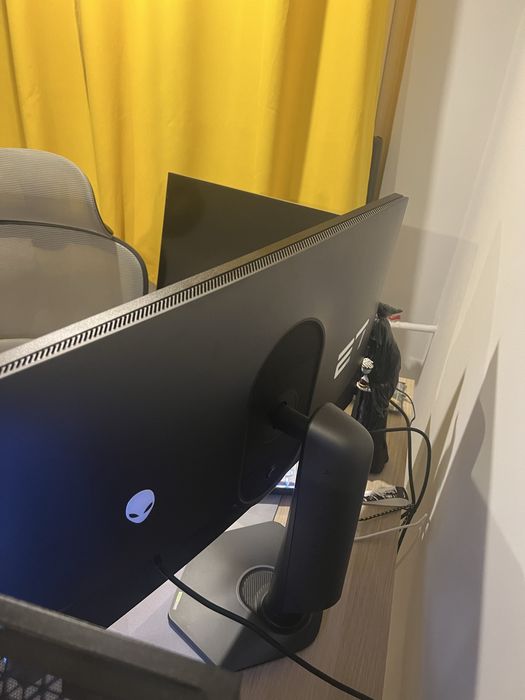 Monitor AlienWare AW2725QF