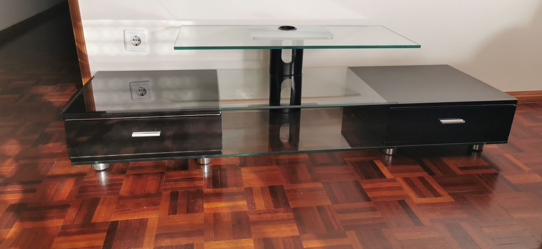 Movel de TV e arrumos