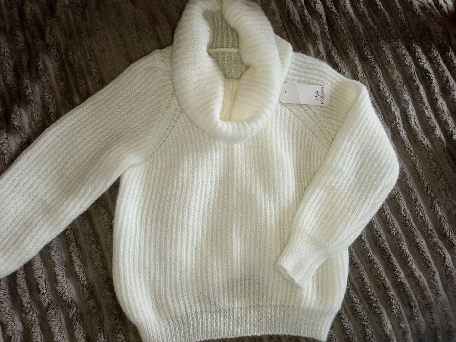 Жіночий в'язаний светр. Новий