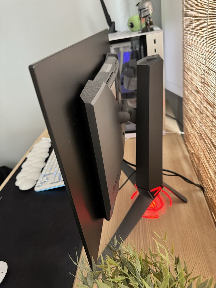 Asus Rog Switf Oled PG27AQDM 240Hz