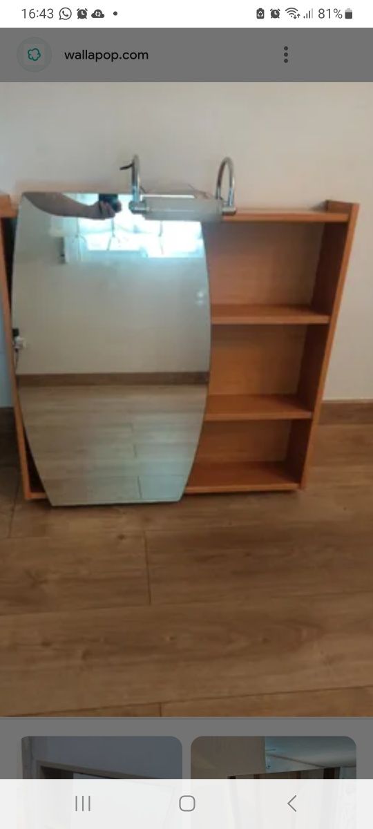Armário de casa de banho com espelho e iluminação