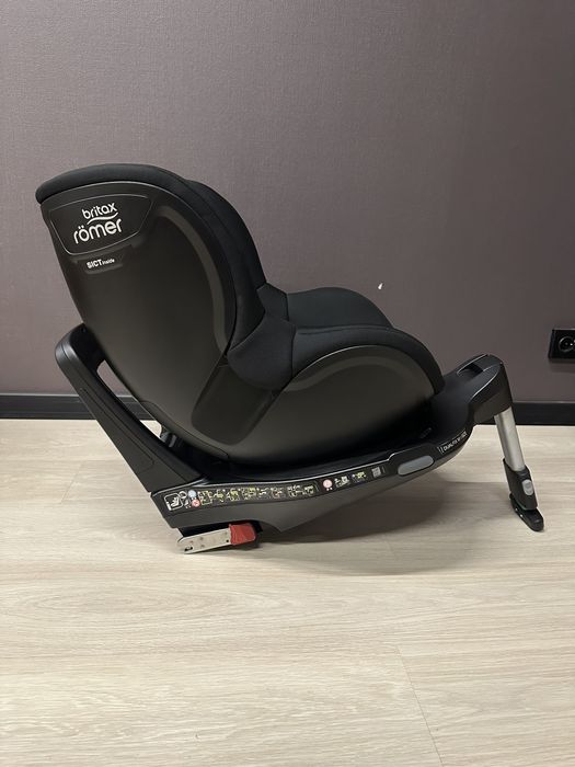 Britax-Romer Dualfix M I-Size с 3 мес до 18 кг