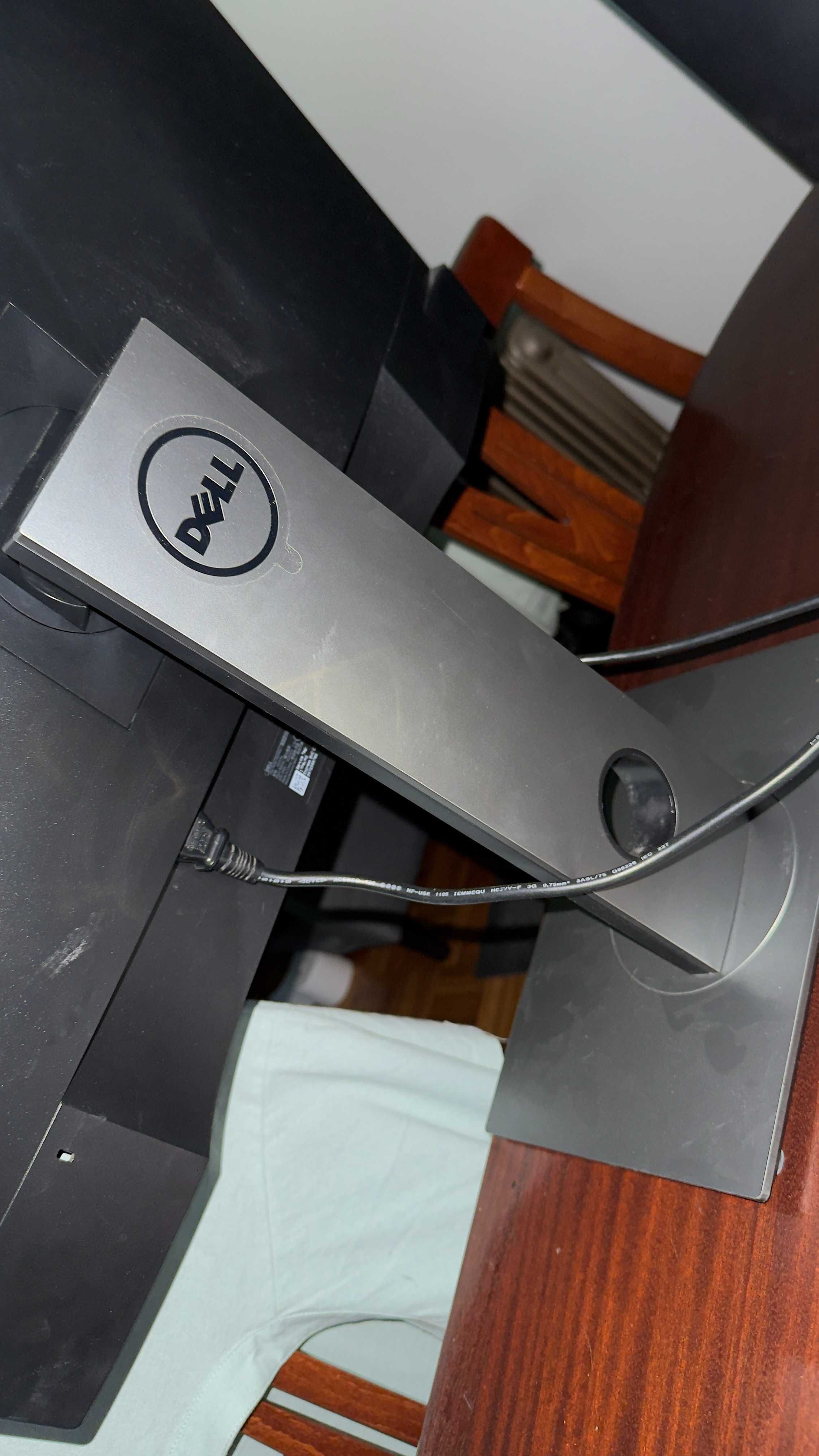 Monitor Dell(estalado)