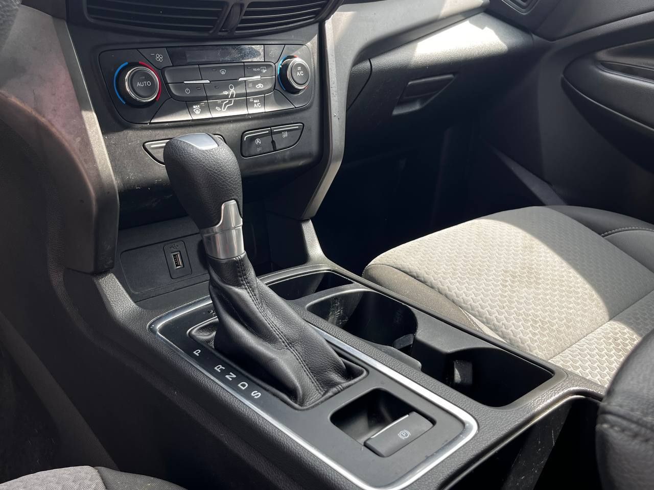 Ford Escape SE lift