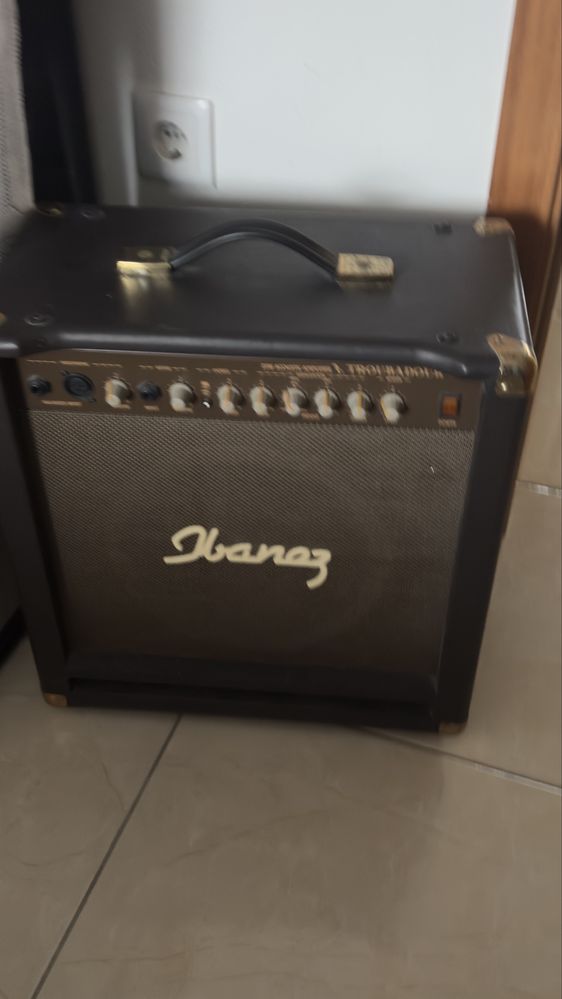 Guitarra semi acustica Ibanez