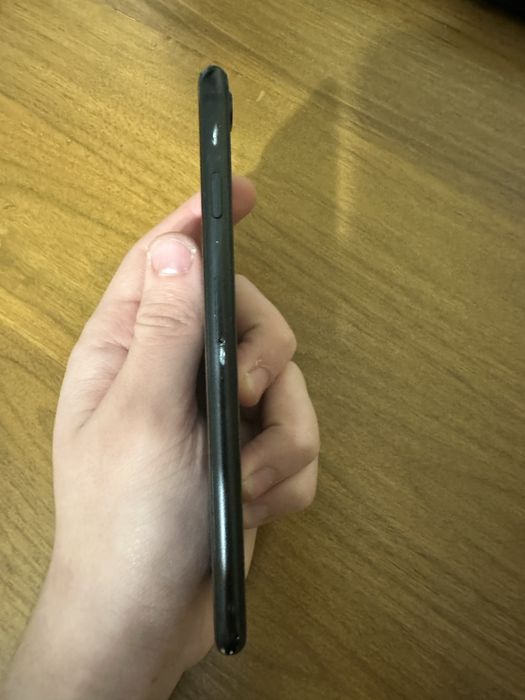 Продам iPhone SE 2020, 64 ГБ