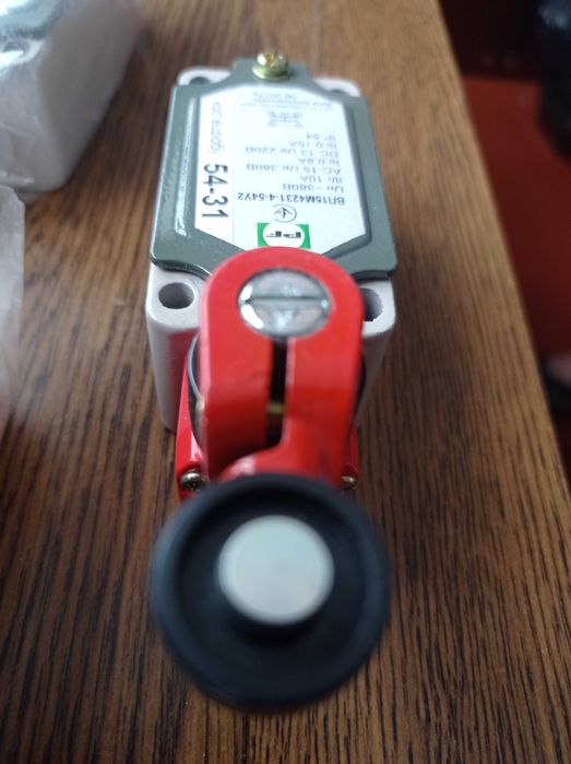 Выключатель путевой концевик ВП 15