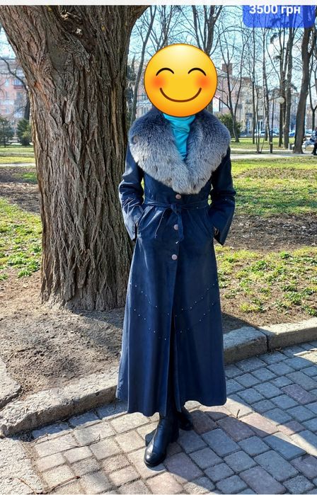 2 шкіряних жіночих плаща