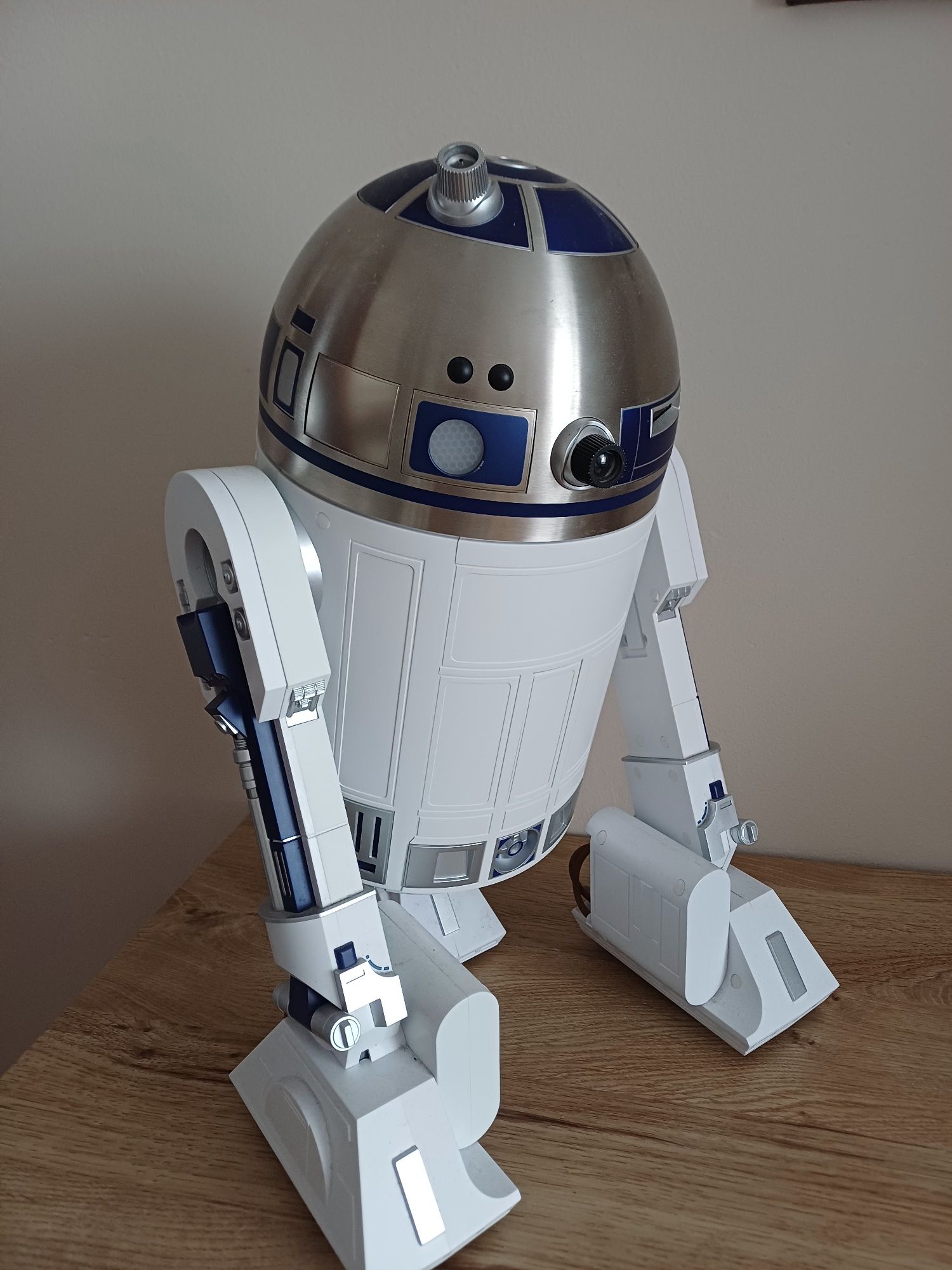 Robot R2-D2 interaktywny