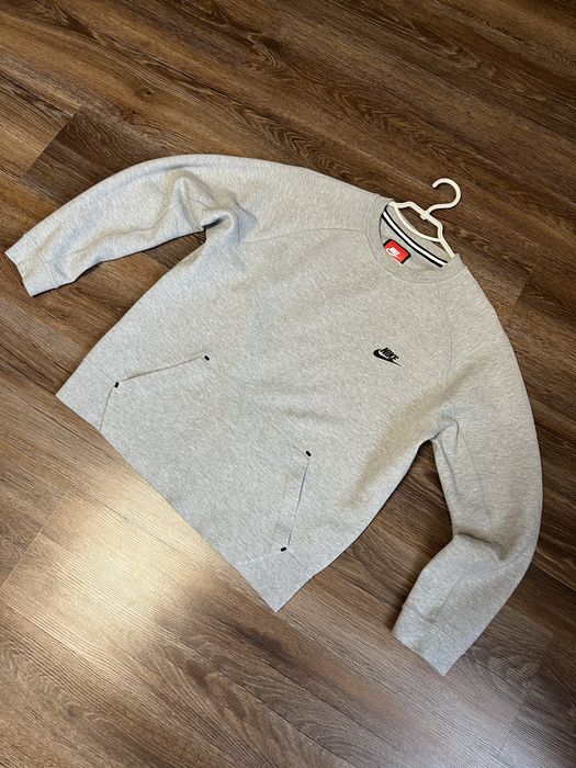 Nike tech fleece sweatshirt