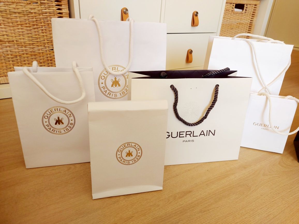 Sacos da marca Guerlain