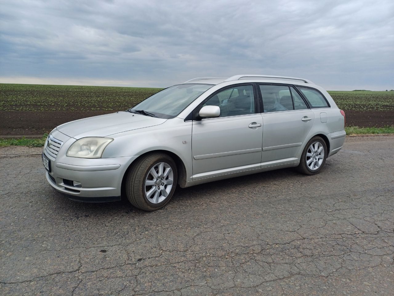 Toyota Avensis авто