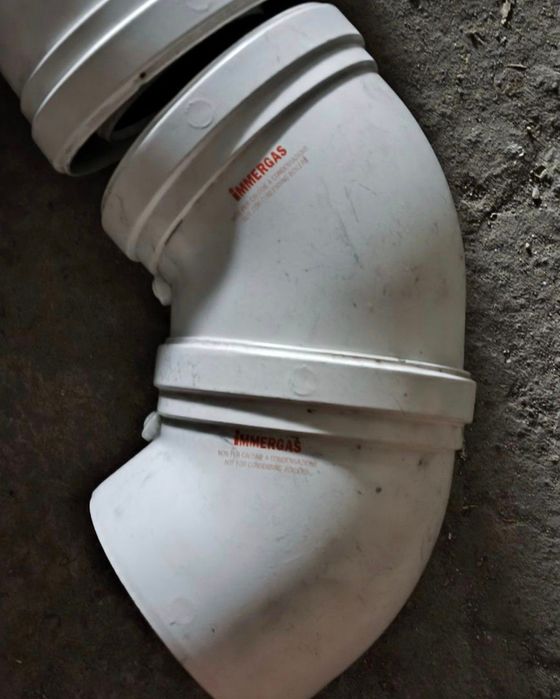 Kolanka 45° firmy Immergas do odprowadzania spalin