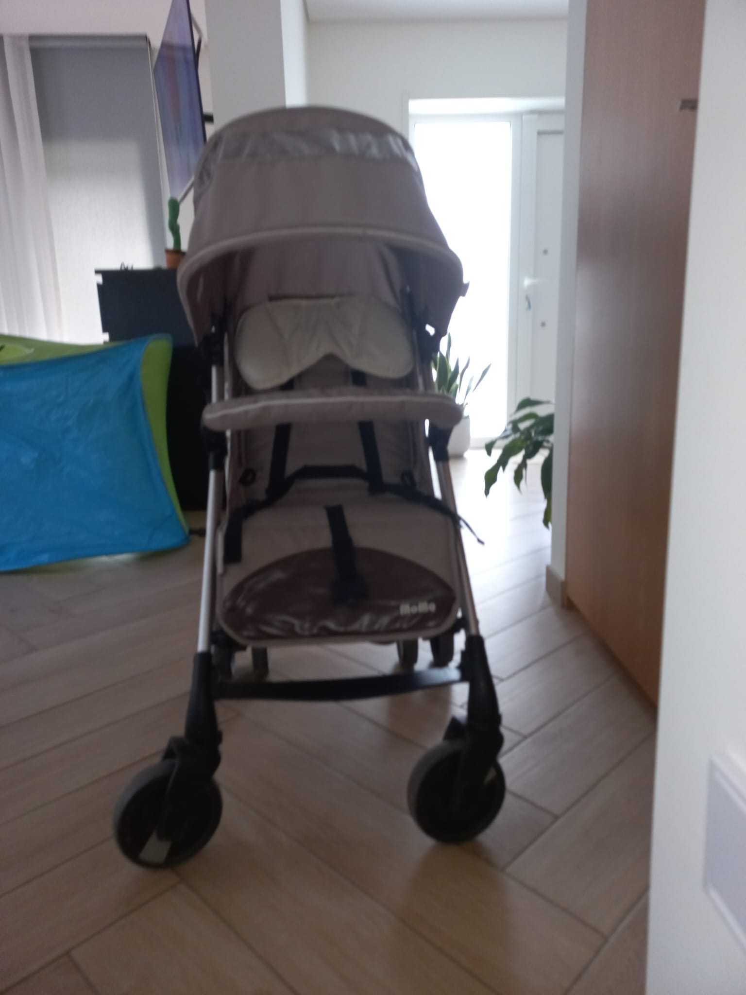 Carrinho de passeio de bebé
