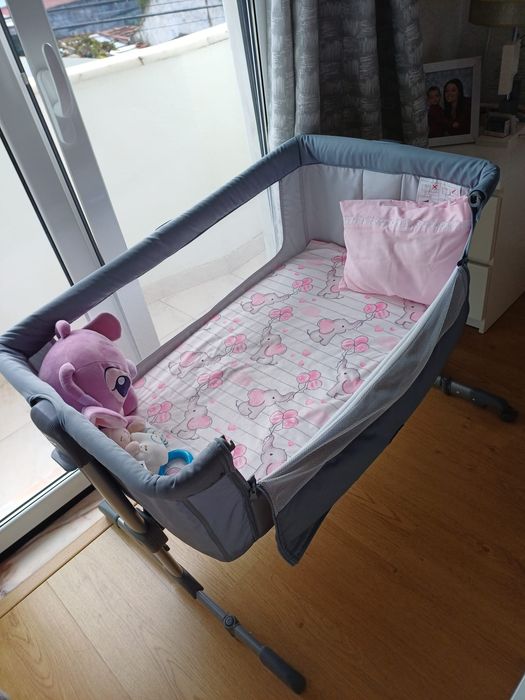 Berço next to me chico