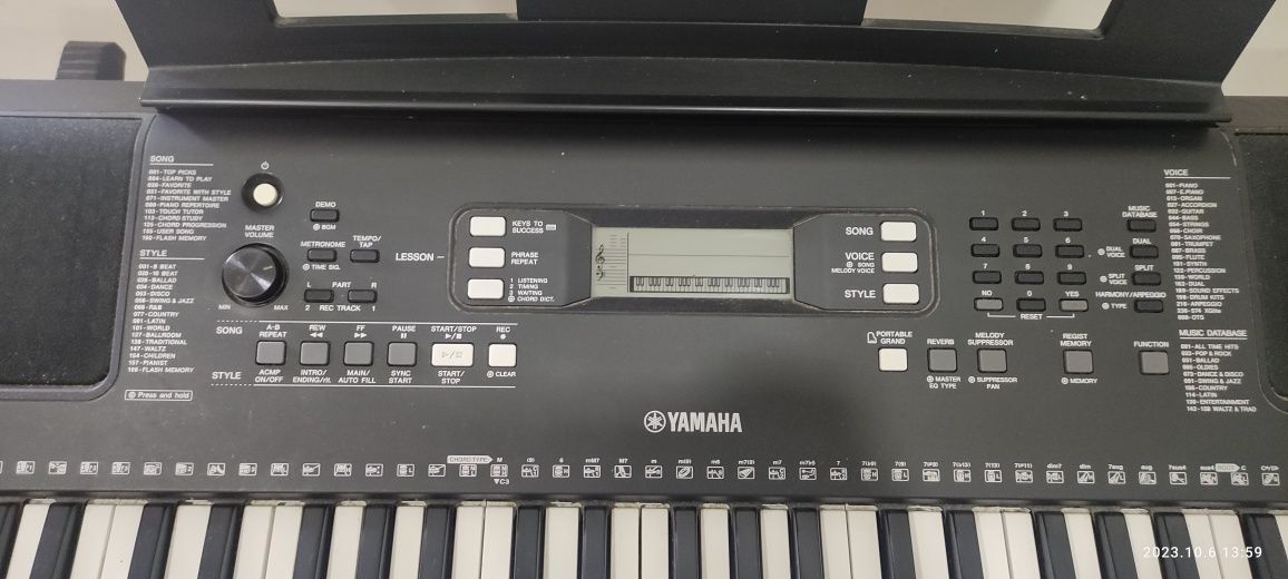 Vendo piano + suporte