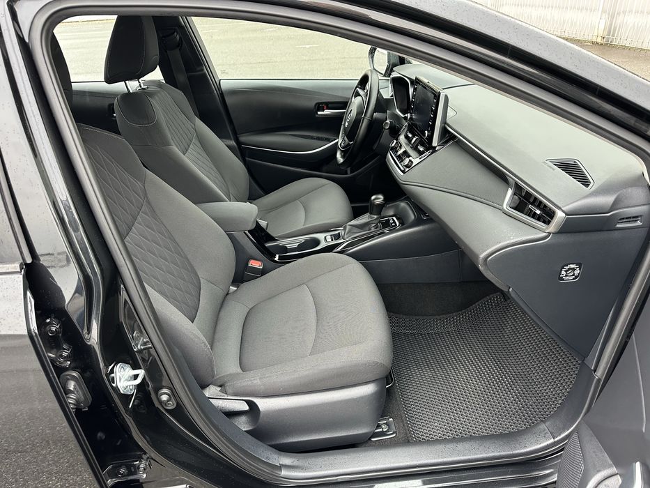 Продам Toyota Corolla HHYBRID