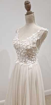 Suknia ślubna model 2023