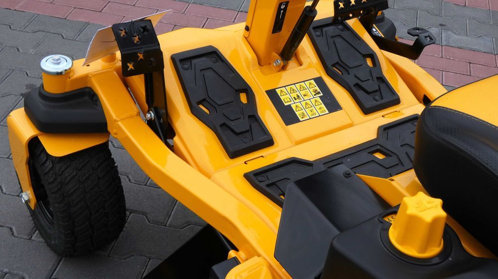 Traktorek ogrodowy Cub Cadet XZ6 S127 Kawasaki V2 Hydro - Baras