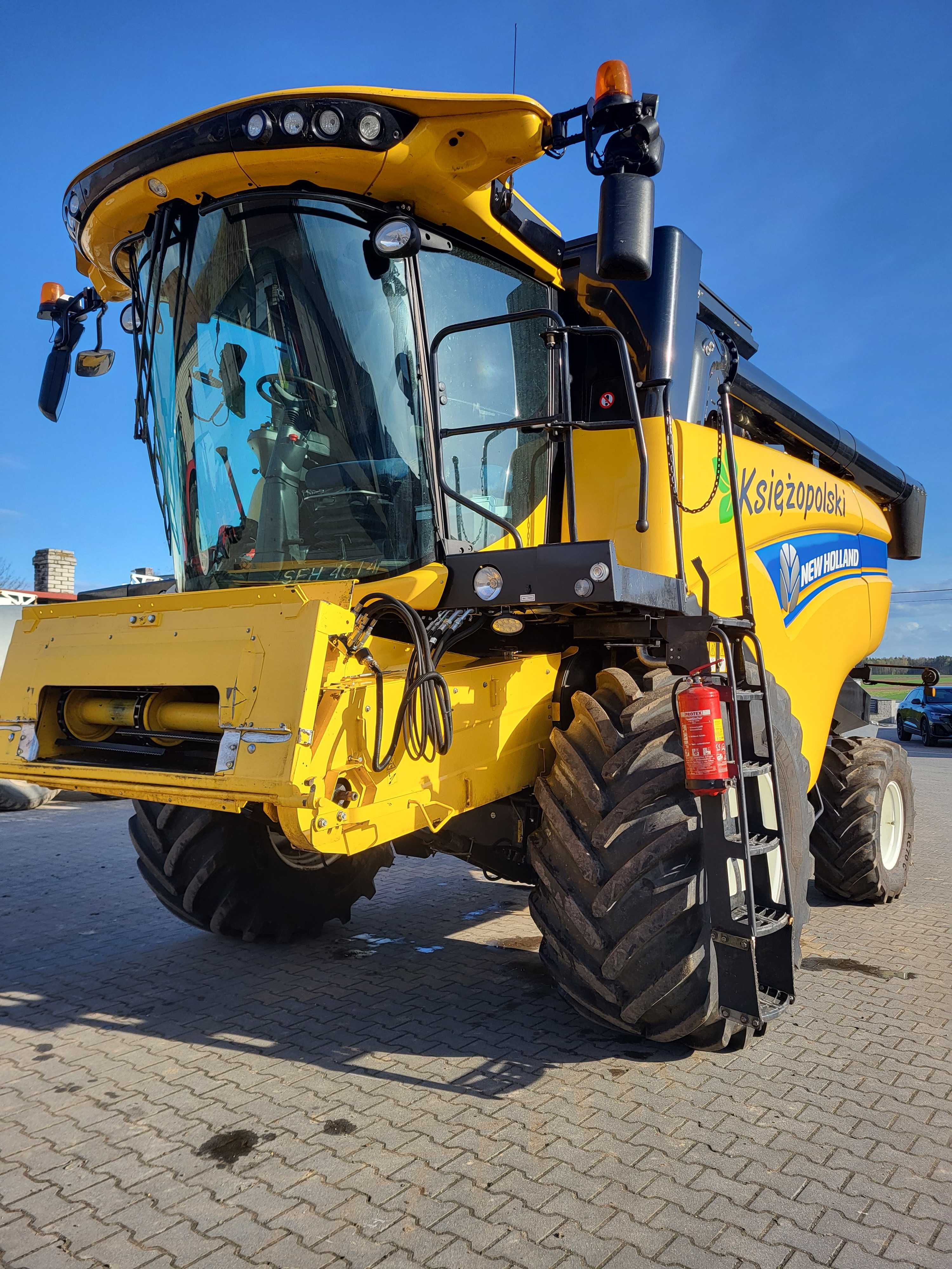 Sprzedam Kombajn Marki New Holland Cx5.80 W Bogatym Wyposażeniu!!!