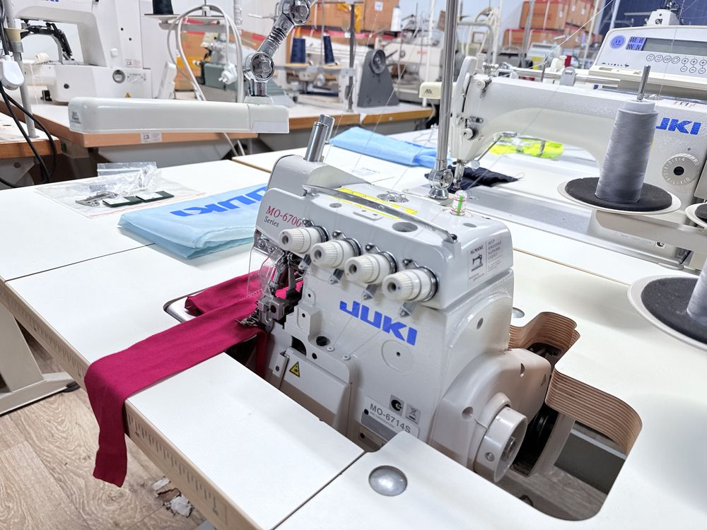 Overlock Juki MO-6714S 4 nitkowy Servo 230V super stan