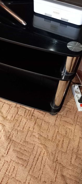 Стіл склянний під телевізор