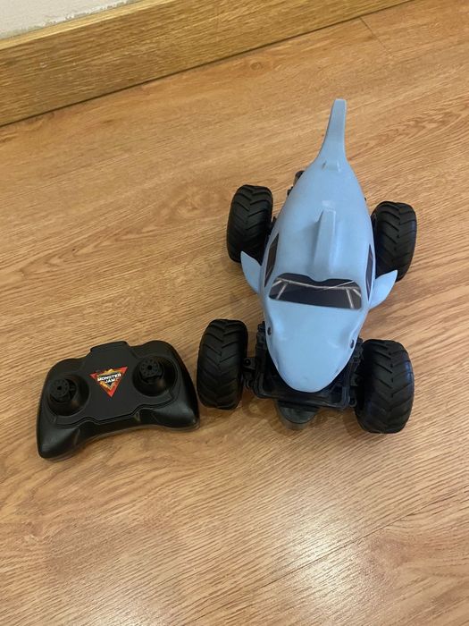 Monster truck megolodon