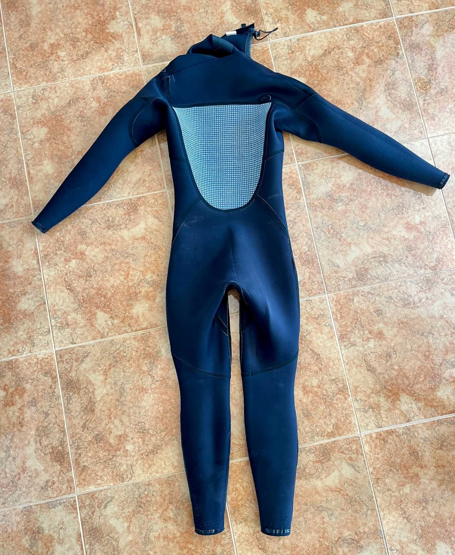 Fato de Surf / Wetsuit 4/3 – Tamanho M
